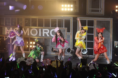 ももいろクローバーZ、Zepp Sendai公演の模様。