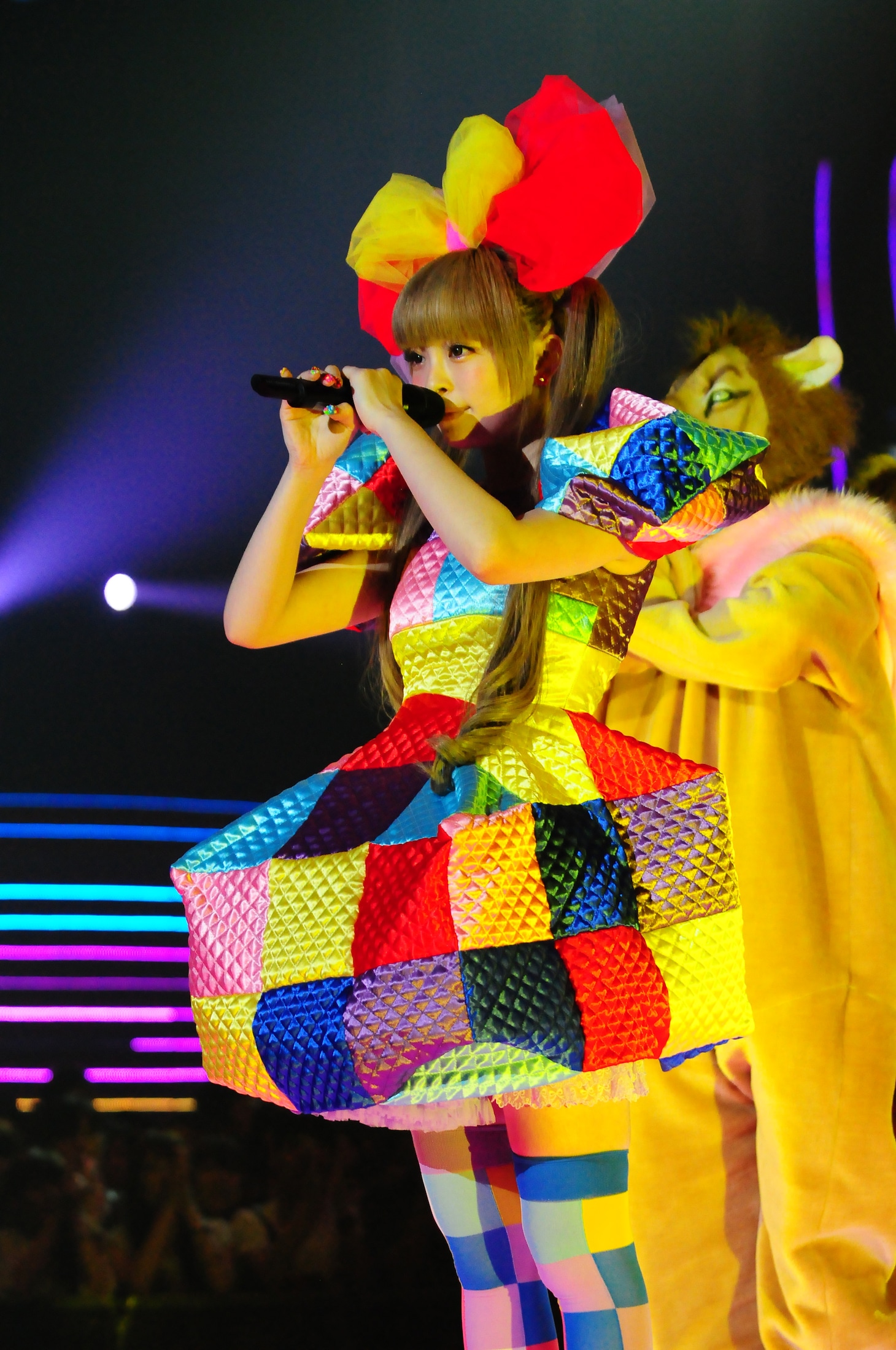 きゃりーぱみゅぱみゅのライブの様子。（写真提供：MTV Networks Japan）