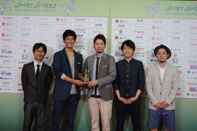 写真左から月川翔監督、松坂桃李、Good Coming。