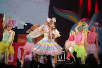 「ぱみゅぱみゅレボリューションツアー」最終公演の様子。（photo by hajime kamiiisaka）