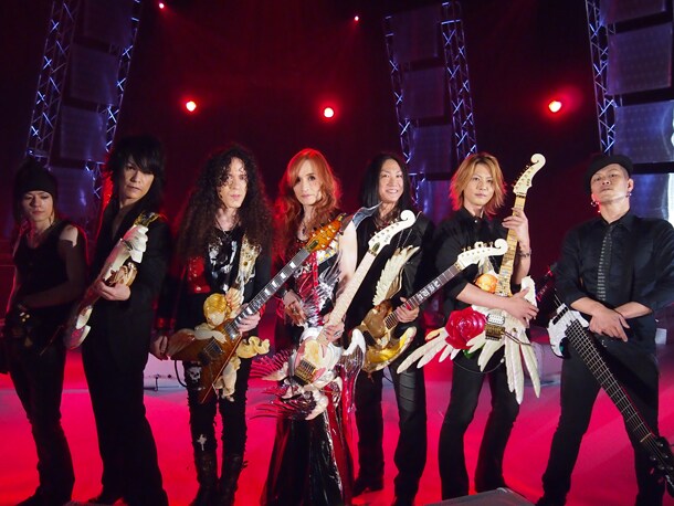 Takamiyはマーティ・フリードマン、ルーク篁（CANTA）、ANCHANG（SEX MACHINEGUNS）、KOJI（ALvino、La'cryma Christi）らとともに「ULTRA STEEL」を演奏。