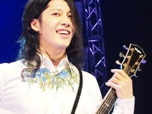 雅-MIYAVI-「DAY 1」収録時のオフショット。