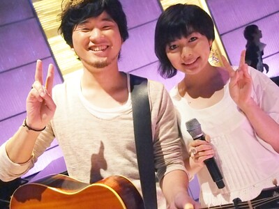 南波志帆×秦基博「髪を切る8の理由。」収録時のオフショット。