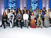 全8組によるトーク収録時のオフショット。