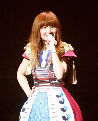 7月4日に神奈川県民ホールで行われた「YUKI TOUR "BEATS OF TEN"」でのYUKI。