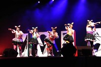 写真は「JAPAN EXPO 2012」ライブ1本目の様子。