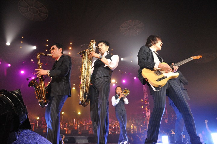 写真は7月6日のライブの模様（Photo by 野田雅之）。