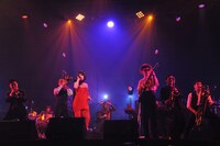 写真はアンコールでのセッションの模様（Photo by 野田雅之）。