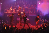 写真は7月6日のライブの模様（Photo by 野田雅之）。