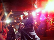 ギルガメッシュ全国ツアー開幕！フルメイク侍で白熱ライブ