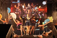 新曲「夏空HANABI」を初披露するぱすぽ☆。