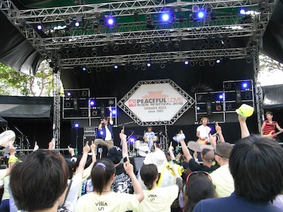 7月7日に行われた「第30回ピースフルラブ・ロックフェスティバル」の様子。
