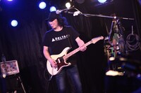 手島いさむ（G, Vo）