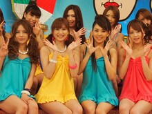 下段左からRio、麻美ゆま、蒼井そら、吉沢明歩。上段左から安藤あいか、佐山愛、かすみりさ、川村りか。