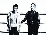 長谷川穂積（写真左）と 清木場俊介（右）。