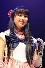 セーラーマーズに扮した佐々木彩夏。