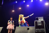 「JAPAN EXPO 2012」でのライブの様子。