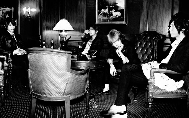 シドは現在全国ホールツアー「TOUR 2012 『M&W』」を開催中。