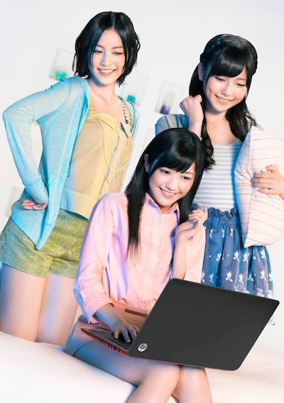 「HP Ultrabook Campaign feat. AKB48」のキャラクターに選ばれた松井珠理奈、渡辺麻友、島崎遥香。