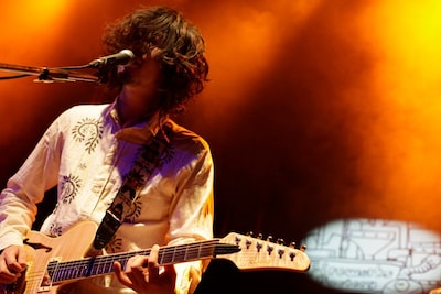 the telephonesとはひと味違う音楽性で観客を惹き付けた石毛輝。（撮影：河本悠貴）