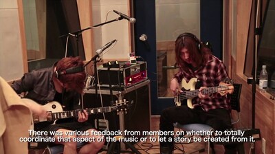 「Mr. & Mrs. Ballon feat. GEROCK」メイキング映像より。金井が話した内容を英語に訳した字幕がつけられている。