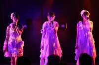 7月10日にAKB48劇場で開催された「AKB48 チームA 6th『目撃者』」公演の模様。 (C)AKS