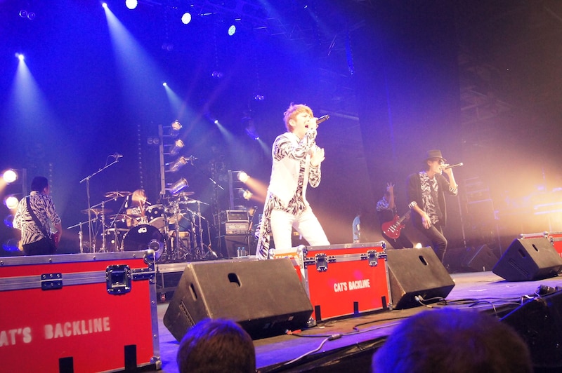 「JAPAN EXPO 2012」でのFLOWのライブの様子。