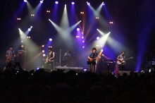 Hemenway×浦沢直樹コラボライブの様子。