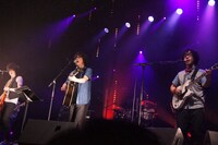 熱い演奏を披露するHemenway×浦沢直樹。