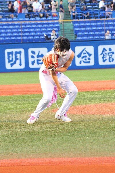 今週の人気の画像1位は「ゴールデンボンバー樽美酒ヤクルト入団テスト合格も即引退」より、樽美酒研二。