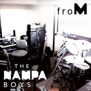 澤柳昌孝（G）の自室写真が起用されたミニアルバム「froM」アザージャケット。