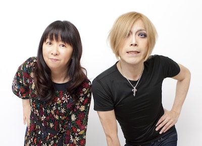 谷山浩子（写真左）とROLLY（右）。