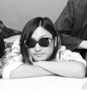 髭フロントマン須藤寿ソロ本格始動、初音源＆ツアー決定