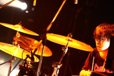 久野洋平（Dr）（撮影：橋本塁）