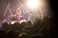 本日7月18日に32歳の誕生日を迎えたピエール中野。「ピエールナイト」は盛大な前祝いとなった。（撮影：西槙太一）