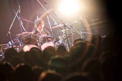 本日7月18日に32歳の誕生日を迎えたピエール中野。「ピエールナイト」は盛大な前祝いとなった。（撮影：西槙太一）