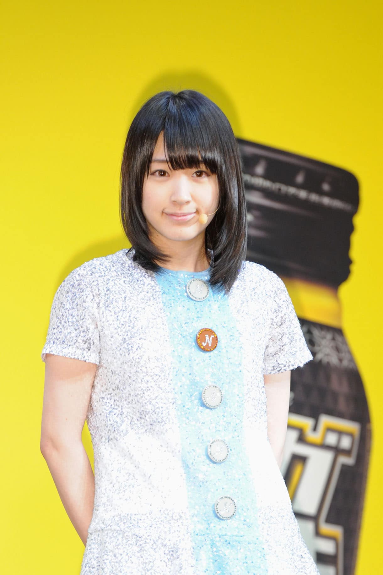 市來玲奈 - 乃木坂46「メガシャキ」新CMで体を張った水浴びに挑戦