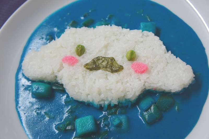 「ニコニコ本社」2Fカフェで販売されるコラボメニュー「お空のひげシナモンカレー」。1200円。