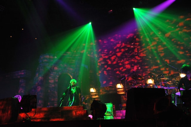 全国ツアー「Acid Black Cherry TOUR『２０１２』」日本武道館公演の様子。