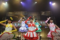 「ももクロ夏のバカ騒ぎ Summer Dive 2012 Tour」アクトシティ浜松公演の様子。