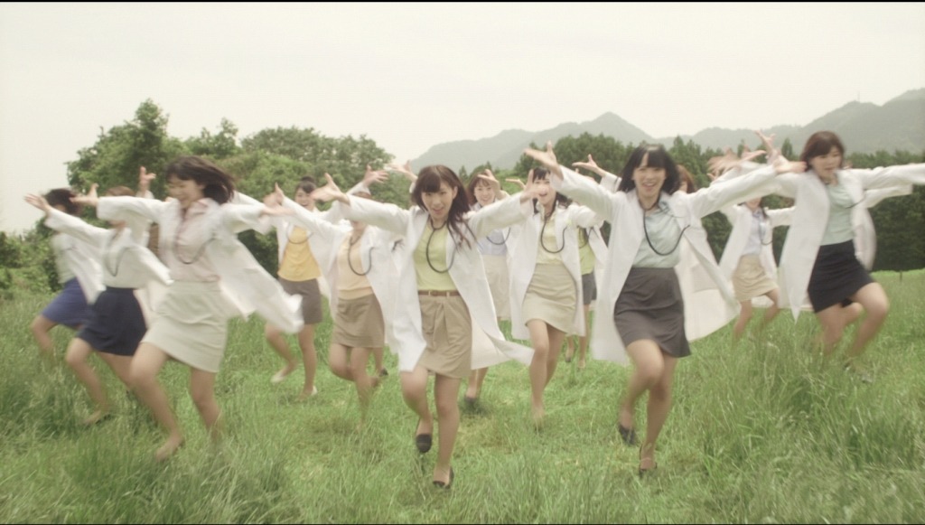 JOYSOUNDテレビCMのワンシーン。