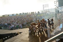「AKB48全国ツアー2012『野中美郷、動く。～47都道府県で会いましょう～』」沖縄公演の様子。 (C)AKS
