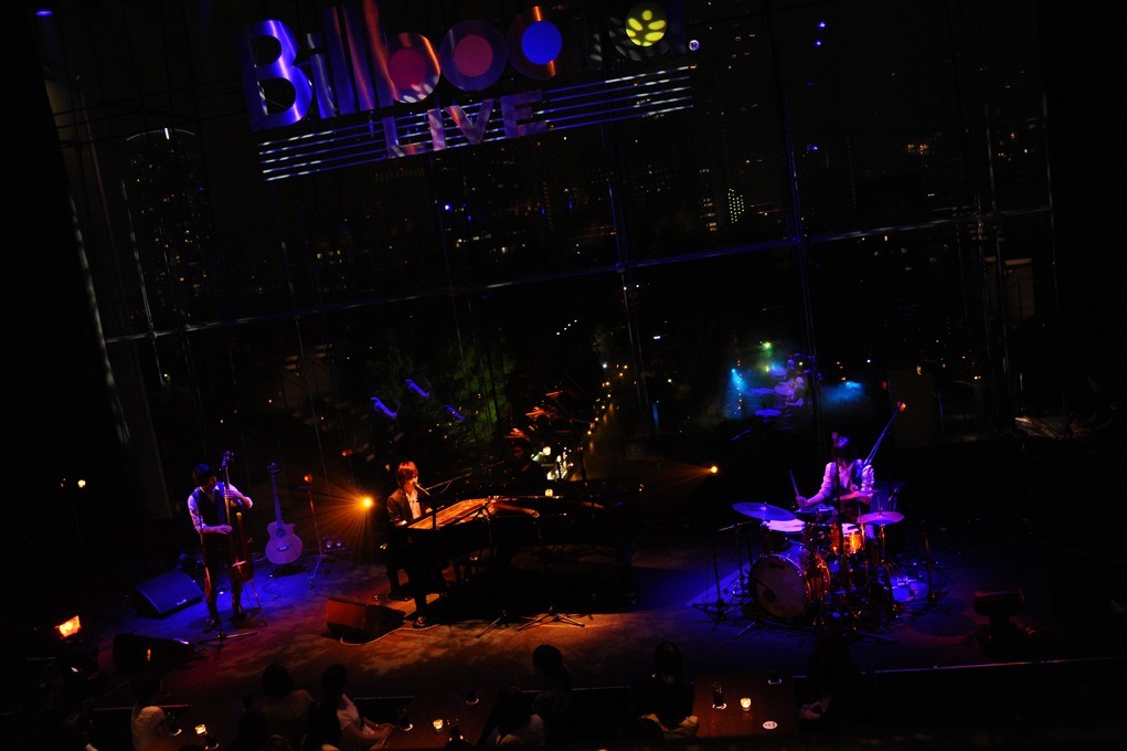 7月22日に行われたWEAVER出演の「MTV Unplugged」収録ライブの様子。