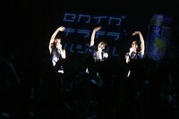 いったん退場するPerfume。