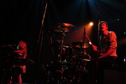 写真は15日のMATES OF STATEのライブの模様。