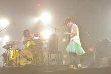 写真は16日のチャットモンチーのライブの模様。