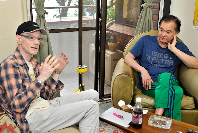 ブライアン・バートンルイス（写真左）と日高正博（写真右）