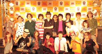 イベント出演者による記念撮影。