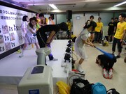 インストアイベント「愛DOLはみんなを疲弊させる!?」ケツバット会の様子。