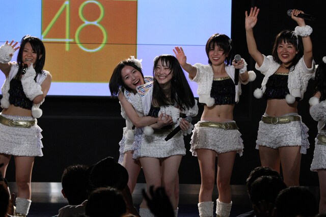 写真は本日7月27日に行われたチームS公演の様子。 (C)AKS